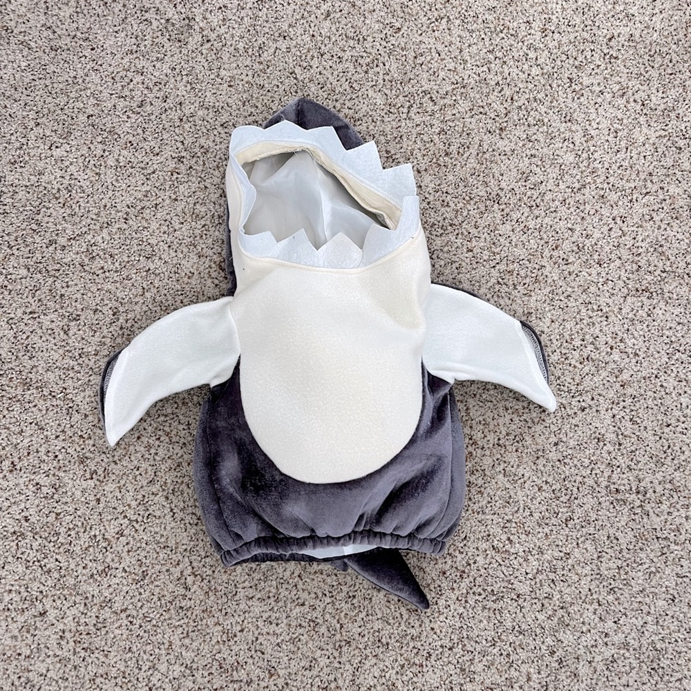 ADORABLE BABY SHARK HALLOWEEN COSTUME